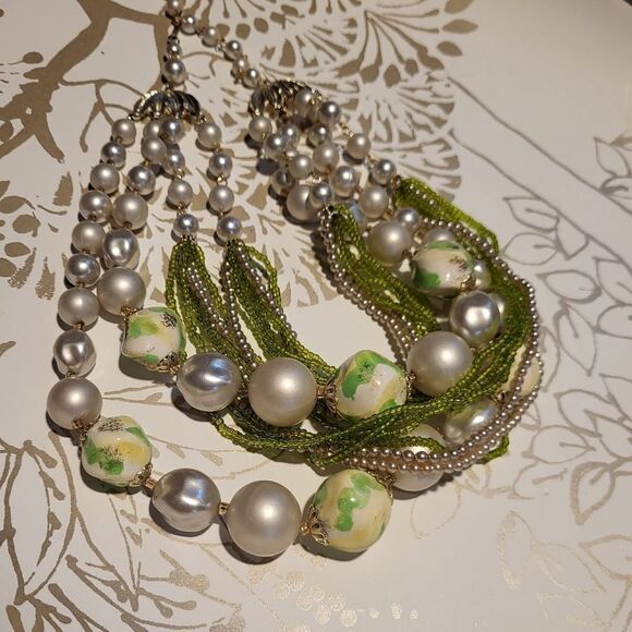 Vintage 50s pearl and green beaded Necklace - Picture 2 of 4